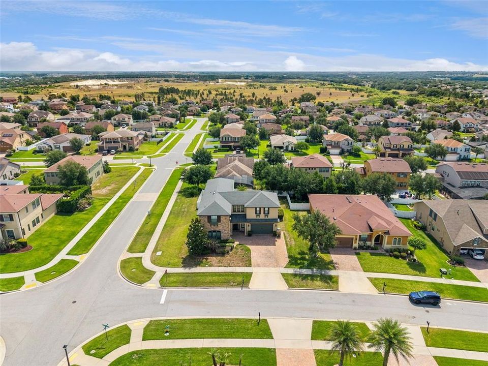 Active With Contract: $795,000 (6 beds, 4 baths, 4180 Square Feet)