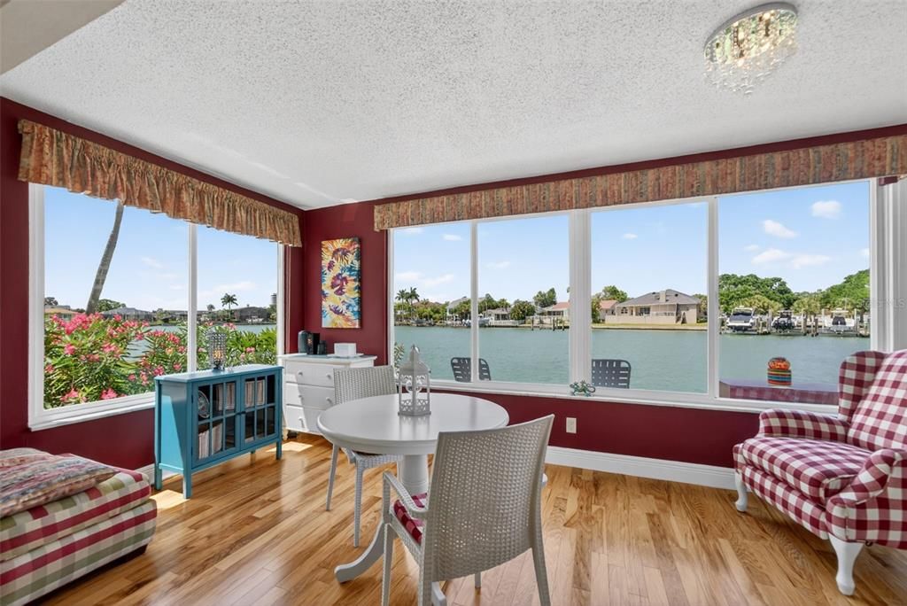 For Sale: $269,000 (2 beds, 2 baths, 1250 Square Feet)