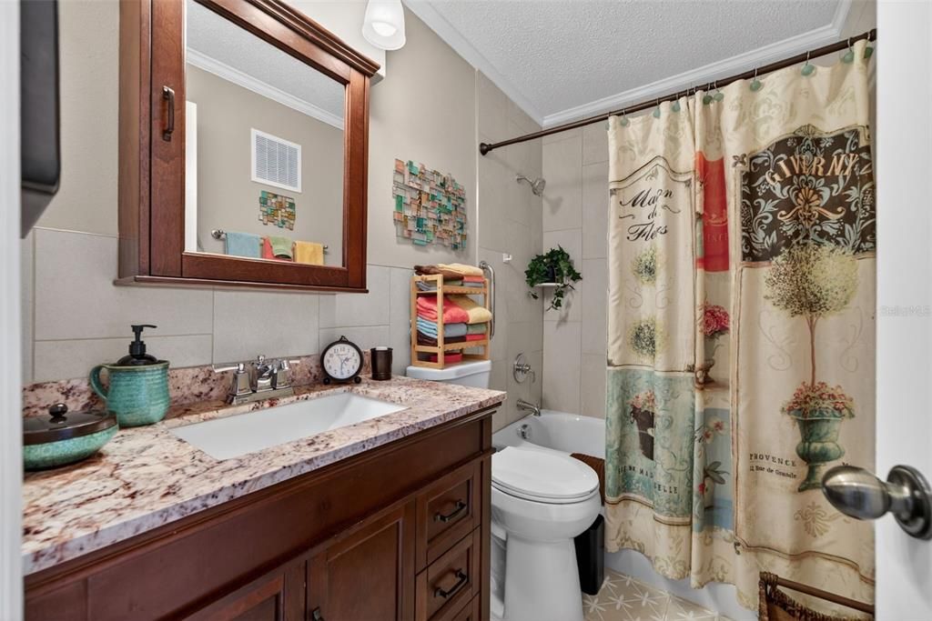 For Sale: $269,000 (2 beds, 2 baths, 1250 Square Feet)
