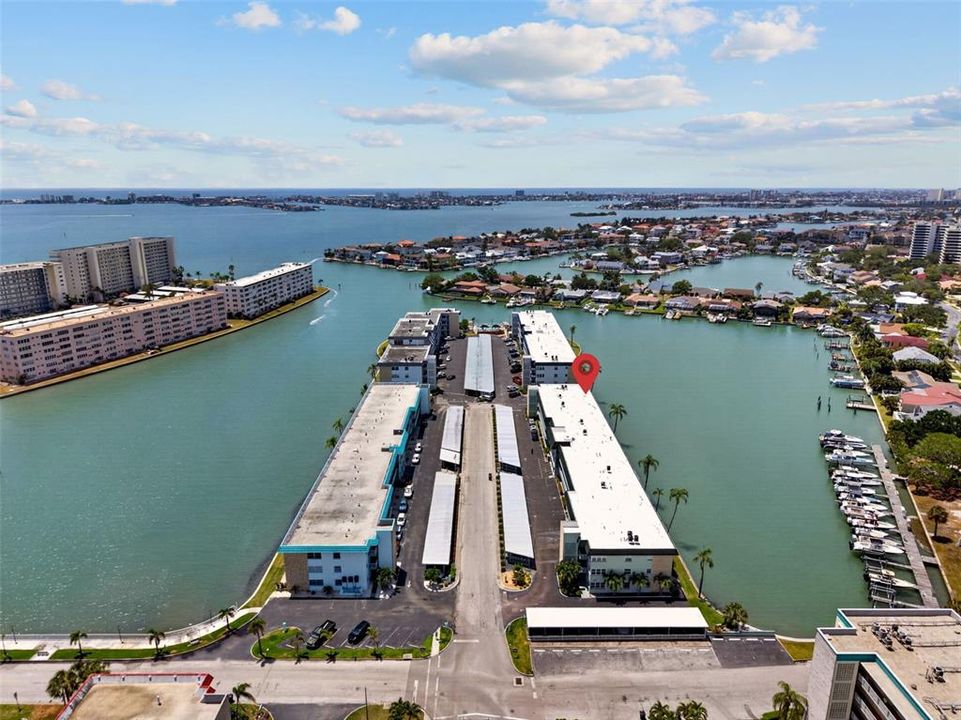 For Sale: $269,000 (2 beds, 2 baths, 1250 Square Feet)