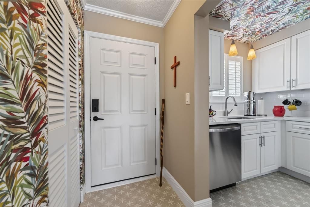 For Sale: $269,000 (2 beds, 2 baths, 1250 Square Feet)