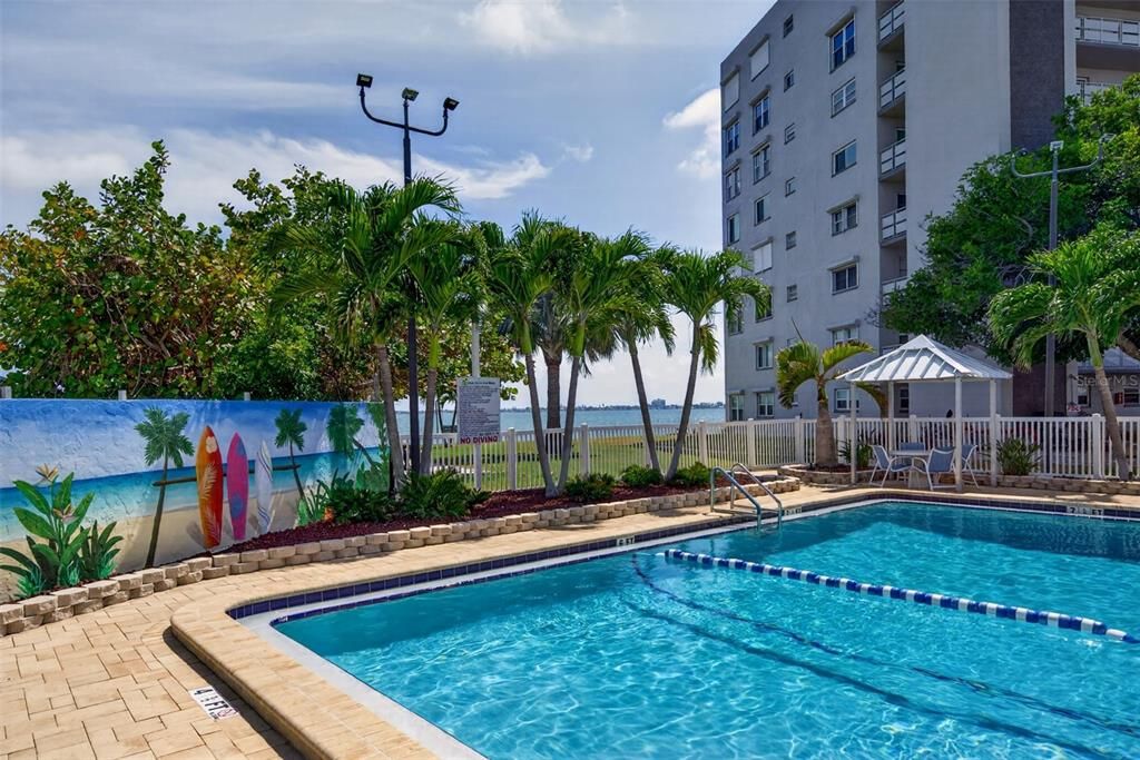 For Sale: $269,000 (2 beds, 2 baths, 1250 Square Feet)