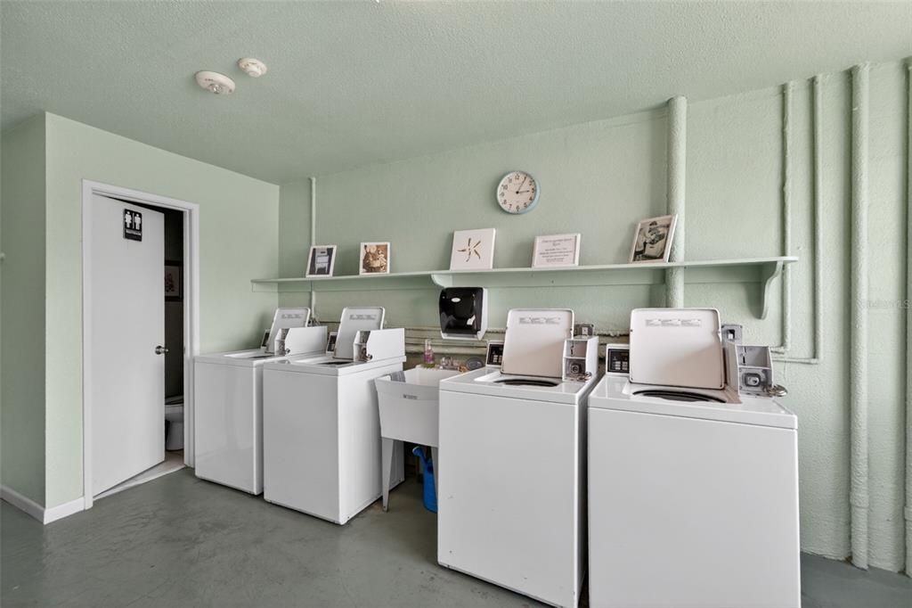 For Sale: $269,000 (2 beds, 2 baths, 1250 Square Feet)