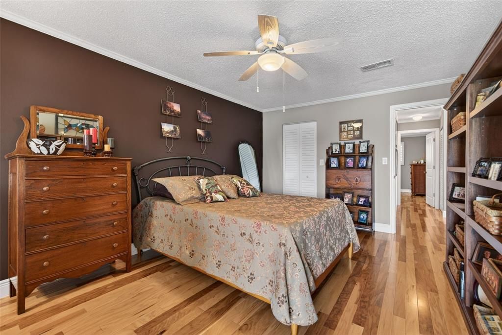 For Sale: $269,000 (2 beds, 2 baths, 1250 Square Feet)
