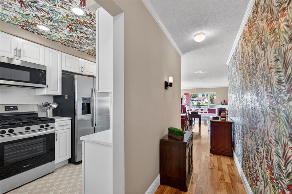 For Sale: $269,000 (2 beds, 2 baths, 1250 Square Feet)
