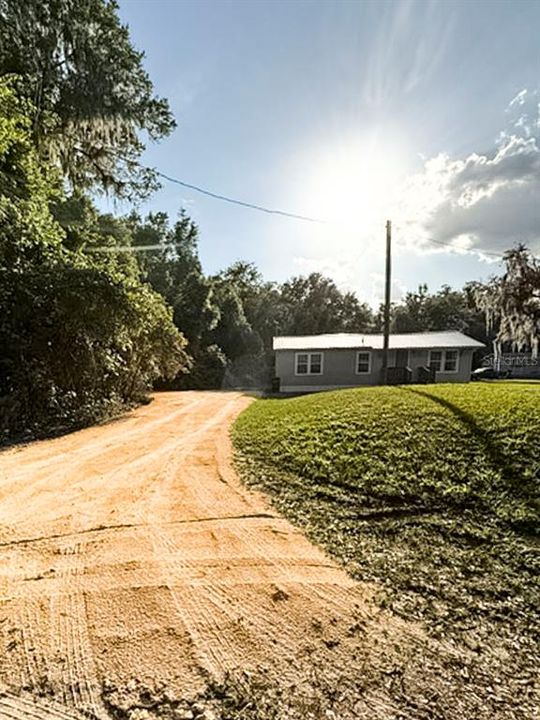 For Sale: $149,900 (2 beds, 2 baths, 816 Square Feet)