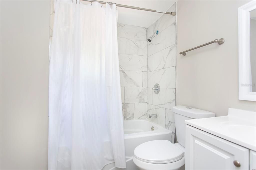 For Sale: $149,900 (2 beds, 2 baths, 816 Square Feet)