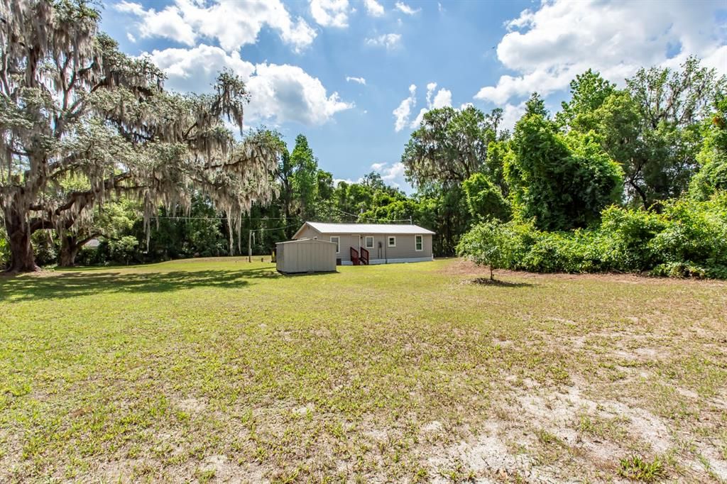 For Sale: $149,900 (2 beds, 2 baths, 816 Square Feet)