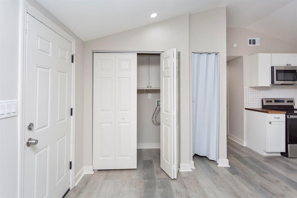 For Sale: $149,900 (2 beds, 2 baths, 816 Square Feet)