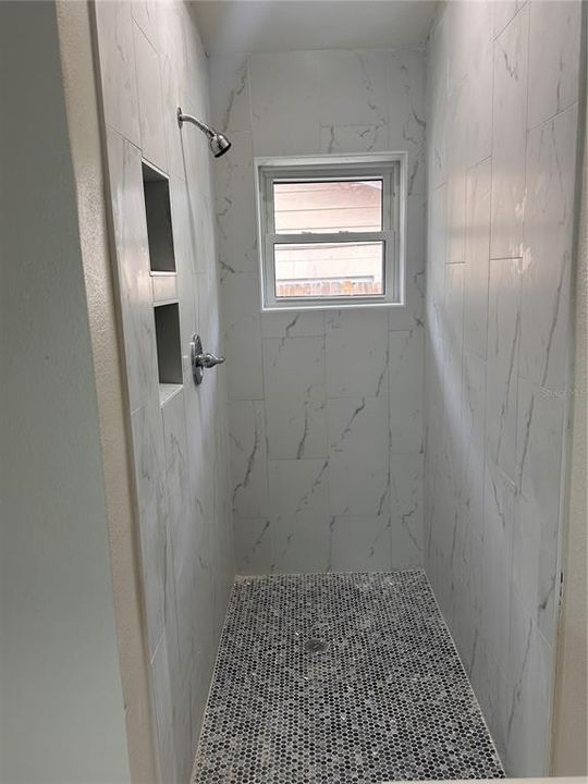 For Rent: $5,000 (6 beds, 4 baths, 2500 Square Feet)