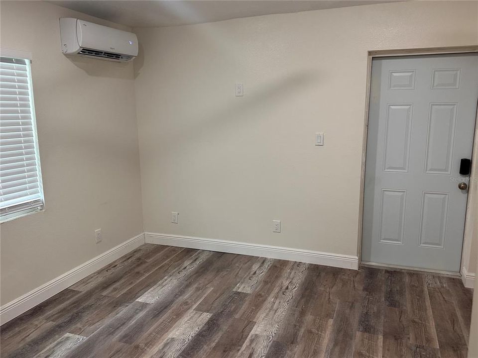 For Rent: $5,000 (6 beds, 4 baths, 2500 Square Feet)