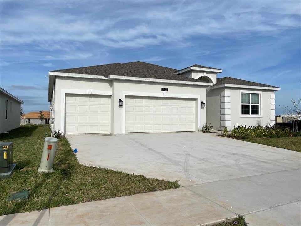 For Rent: $2,800 (4 beds, 3 baths, 2581 Square Feet)
