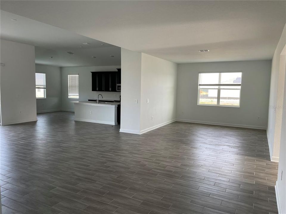For Rent: $2,800 (4 beds, 3 baths, 2581 Square Feet)