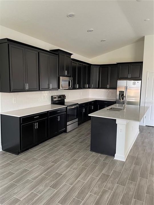 For Rent: $2,800 (4 beds, 3 baths, 2581 Square Feet)