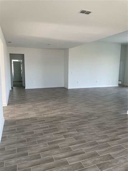 For Rent: $2,800 (4 beds, 3 baths, 2581 Square Feet)