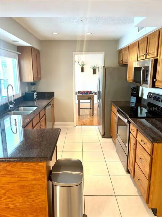 En Venta: $549,000 (4 camas, 3 baños, 1733 Pies cuadrados)