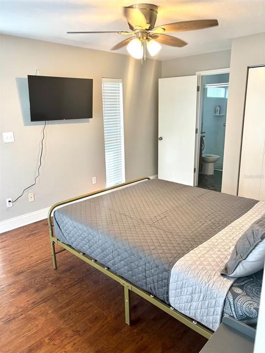 En Venta: $549,000 (4 camas, 3 baños, 1733 Pies cuadrados)