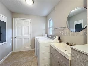 En Venta: $549,000 (4 camas, 3 baños, 1733 Pies cuadrados)