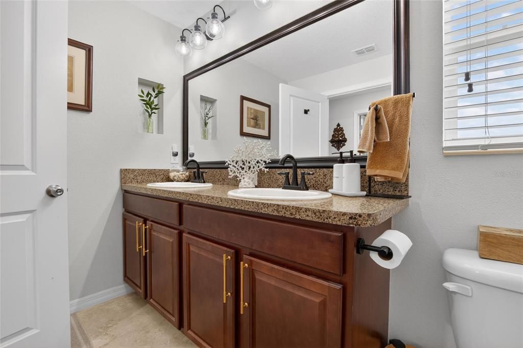 Active With Contract: $249,000 (2 beds, 2 baths, 1548 Square Feet)