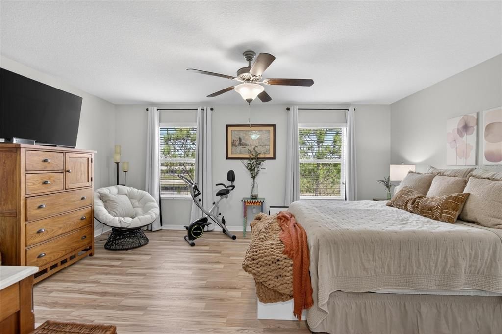Active With Contract: $249,000 (2 beds, 2 baths, 1548 Square Feet)