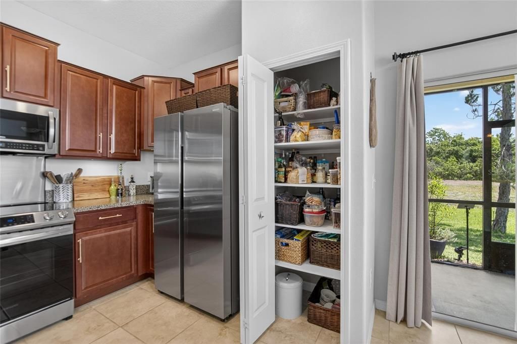 Active With Contract: $249,000 (2 beds, 2 baths, 1548 Square Feet)
