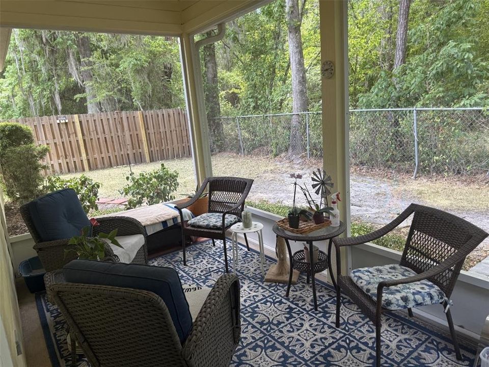 For Rent: $2,200 (3 beds, 2 baths, 1297 Square Feet)