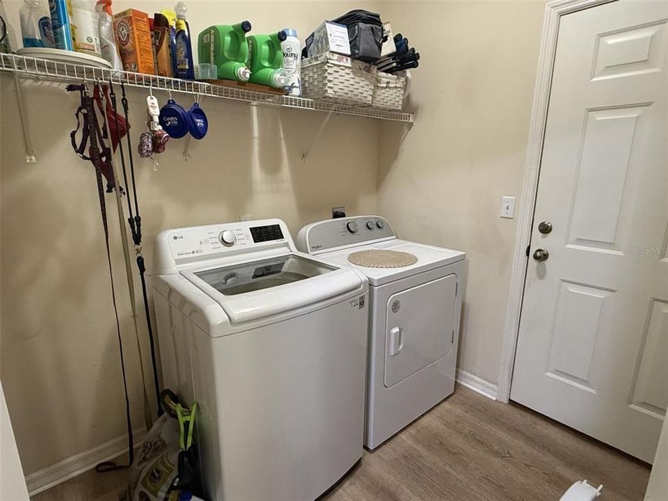 For Rent: $2,200 (3 beds, 2 baths, 1297 Square Feet)