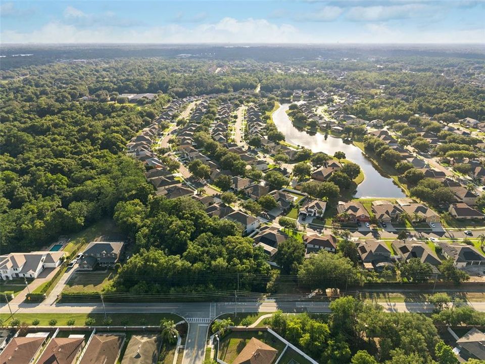 合同活跃: $825,000 (6 贝兹, 4 浴室, 3773 平方英尺)
