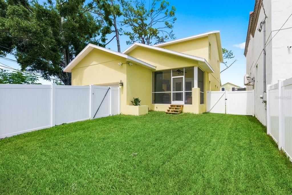 For Sale: $800,000 (3 beds, 2 baths, 2283 Square Feet)