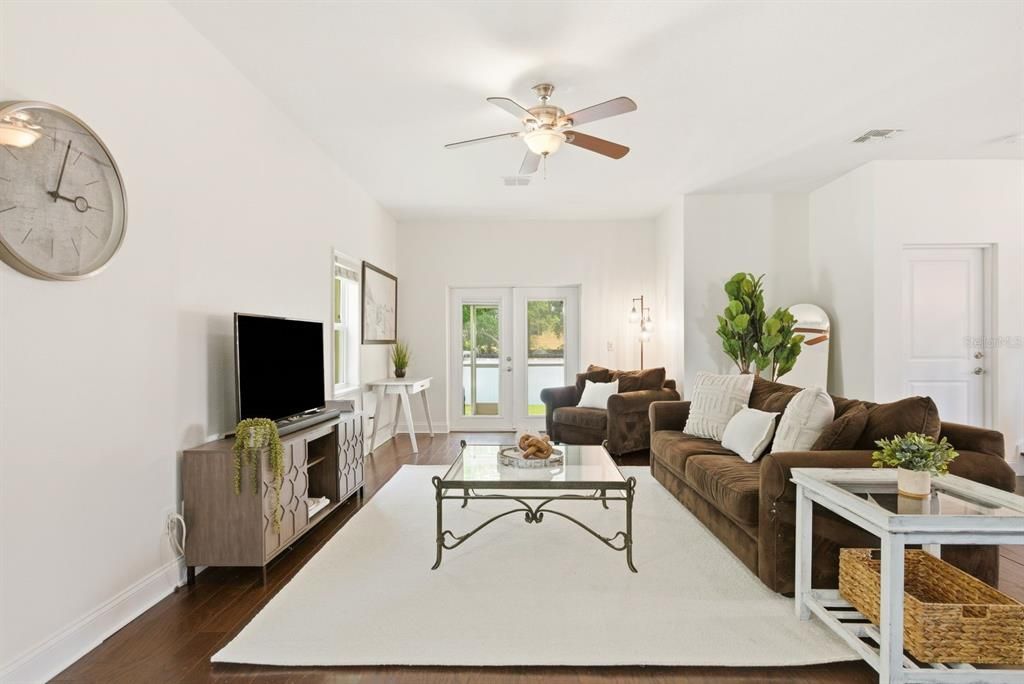 For Sale: $800,000 (3 beds, 2 baths, 2283 Square Feet)
