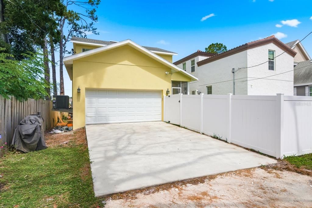 For Sale: $800,000 (3 beds, 2 baths, 2283 Square Feet)