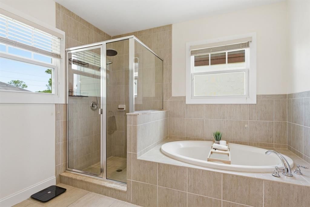 For Sale: $800,000 (3 beds, 2 baths, 2283 Square Feet)