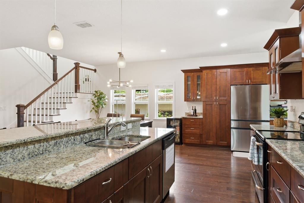 For Sale: $800,000 (3 beds, 2 baths, 2283 Square Feet)