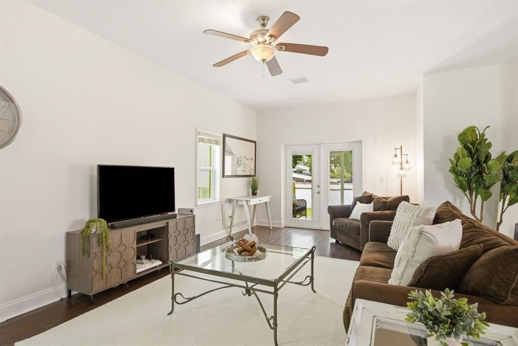 For Sale: $800,000 (3 beds, 2 baths, 2283 Square Feet)