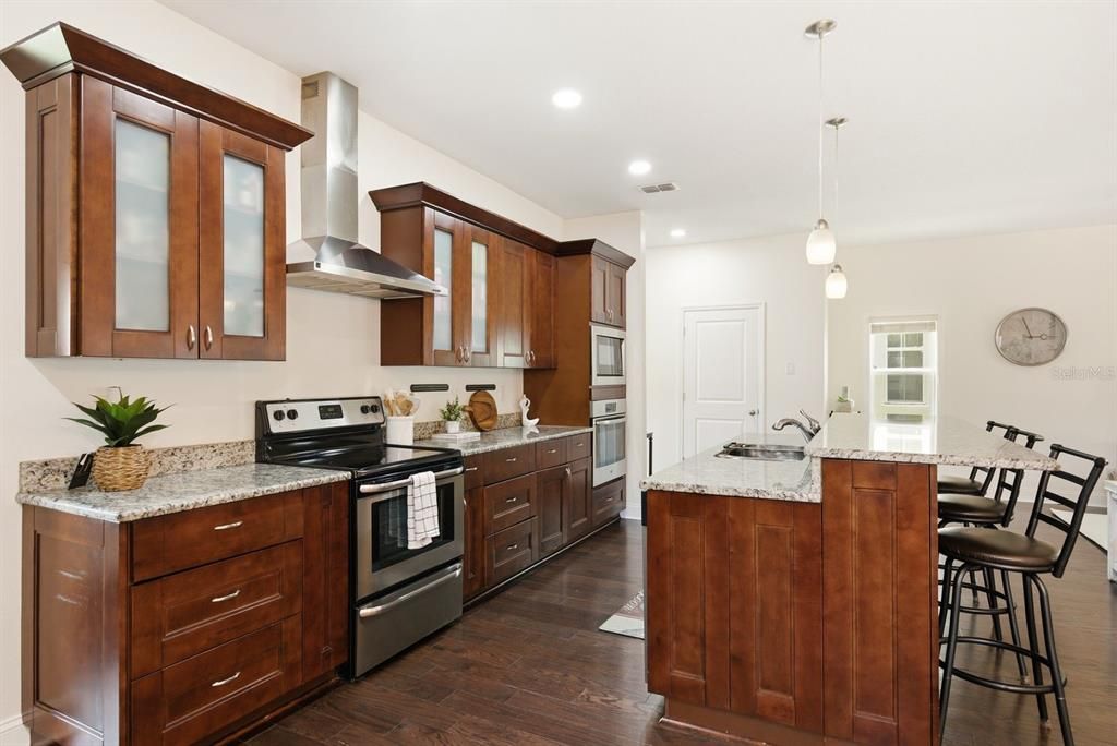 For Sale: $800,000 (3 beds, 2 baths, 2283 Square Feet)