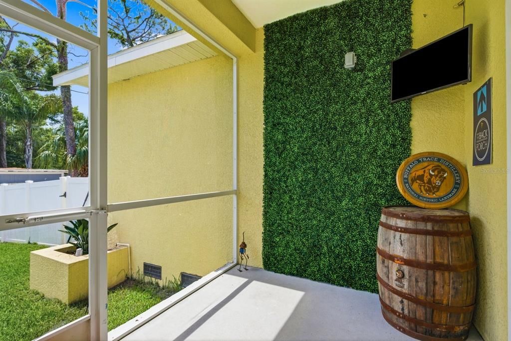 For Sale: $800,000 (3 beds, 2 baths, 2283 Square Feet)
