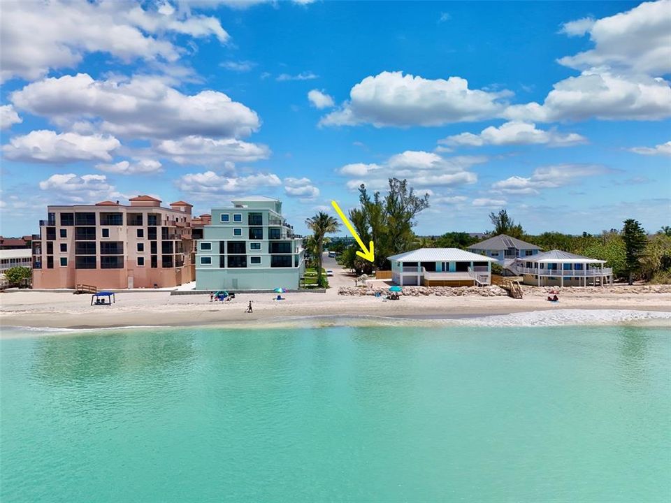 Activo con contrato: $699,900 (0.15 acres)
