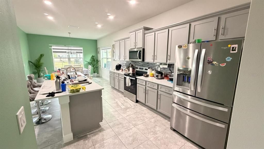 For Rent: $3,100 (4 beds, 2 baths, 2405 Square Feet)