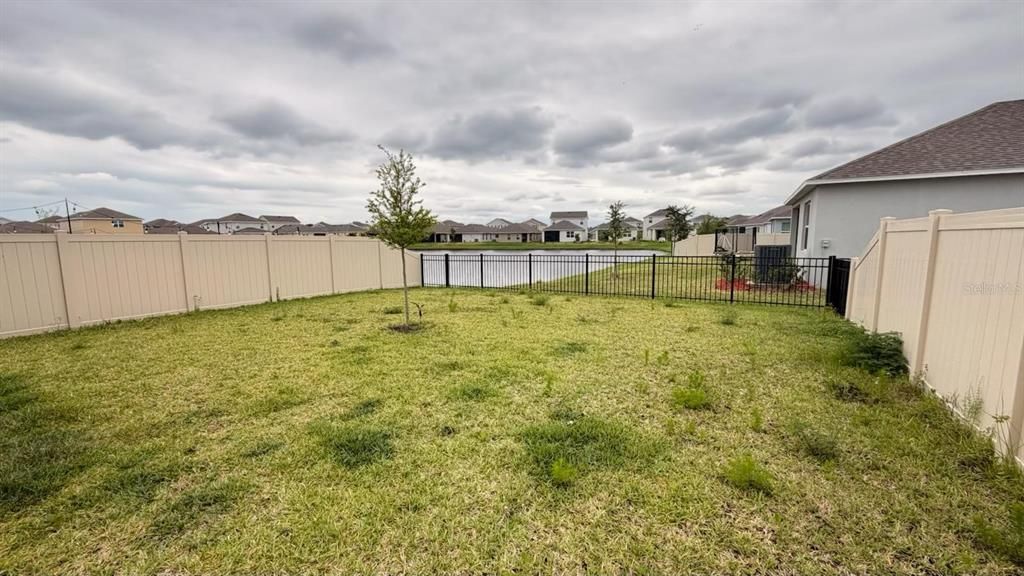 For Rent: $3,100 (4 beds, 2 baths, 2405 Square Feet)