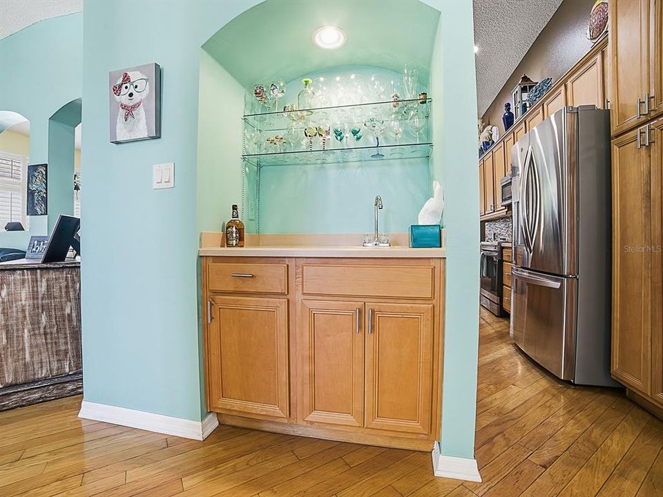 En Venta: $415,000 (3 camas, 2 baños, 2684 Pies cuadrados)