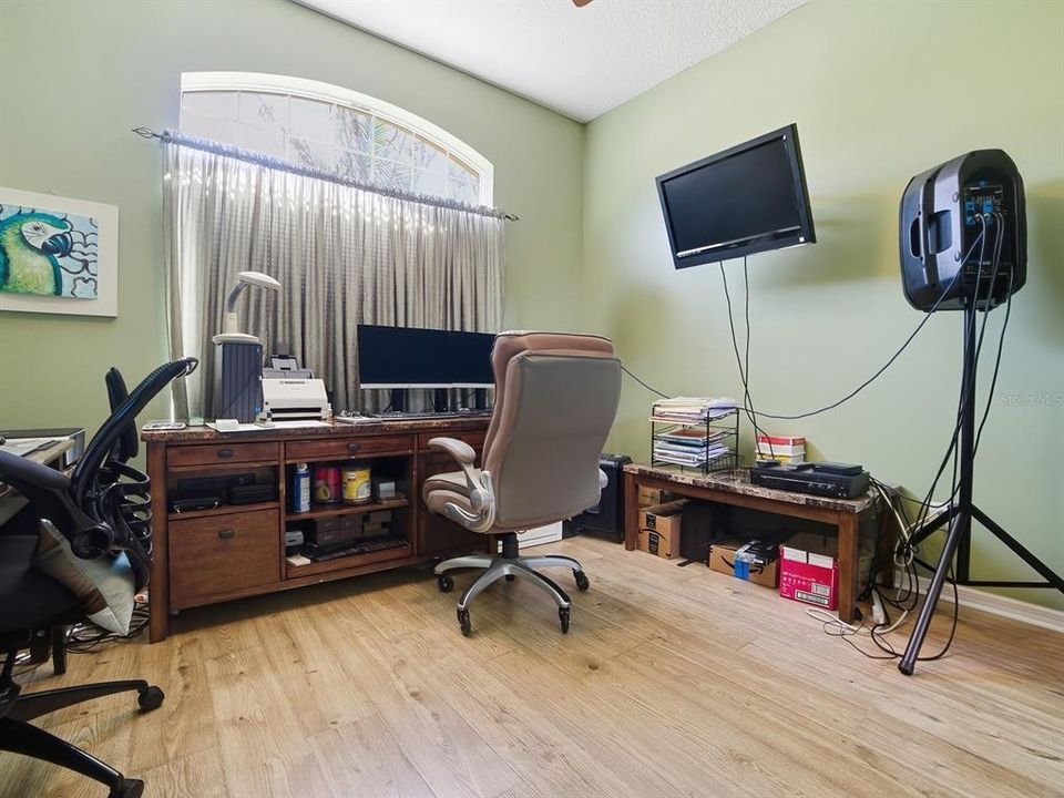 En Venta: $415,000 (3 camas, 2 baños, 2684 Pies cuadrados)