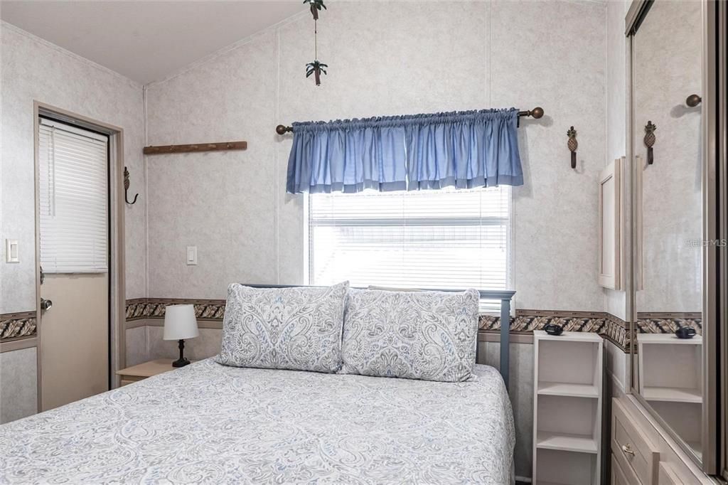 For Rent: $1,400 (1 beds, 1 baths, 408 Square Feet)