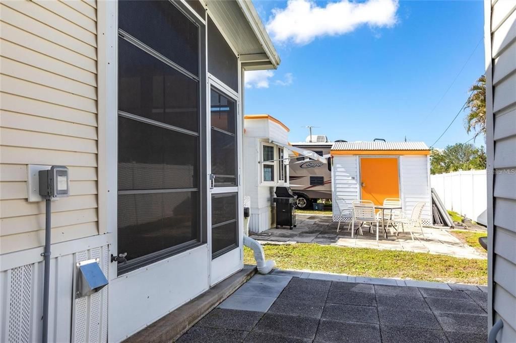 For Rent: $1,400 (1 beds, 1 baths, 408 Square Feet)