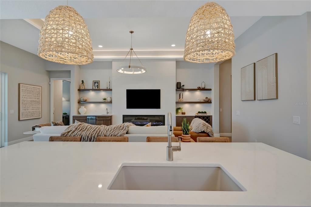 Activo con contrato: $1,325,000 (3 camas, 3 baños, 2257 Pies cuadrados)
