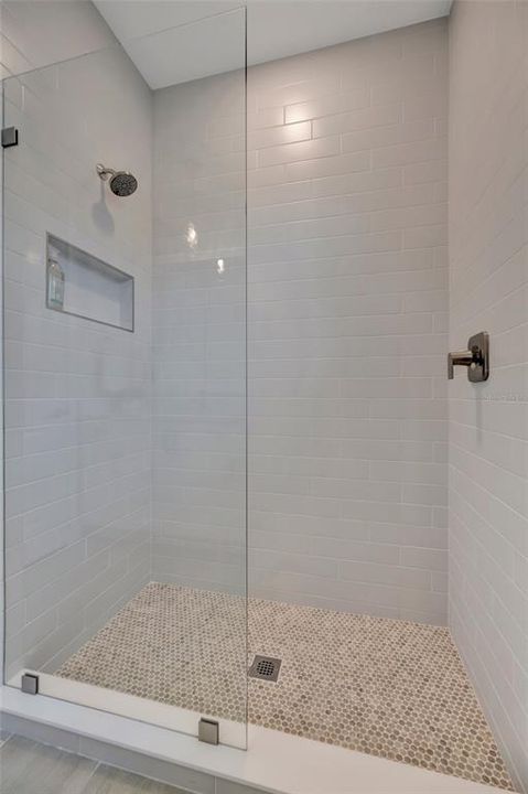 Activo con contrato: $1,325,000 (3 camas, 3 baños, 2257 Pies cuadrados)