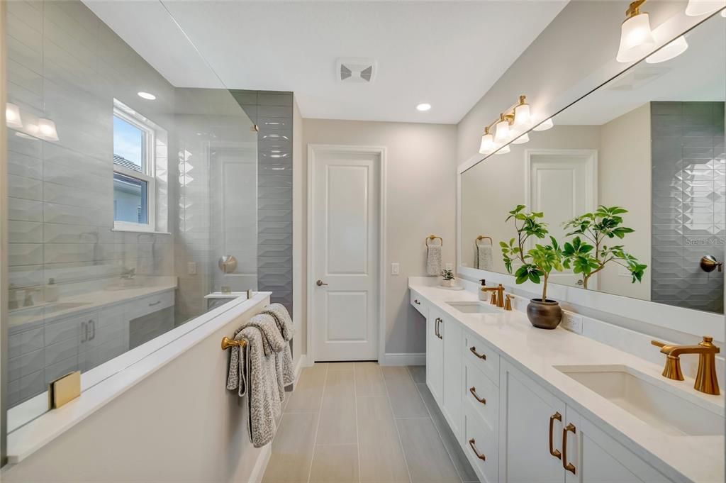 Activo con contrato: $1,325,000 (3 camas, 3 baños, 2257 Pies cuadrados)