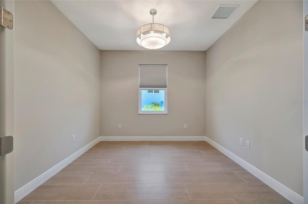 Activo con contrato: $1,325,000 (3 camas, 3 baños, 2257 Pies cuadrados)