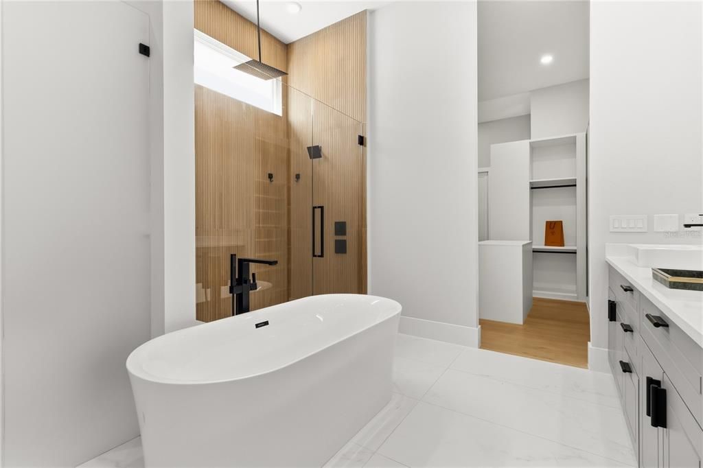 For Rent: $13,500 (4 beds, 4 baths, 3916 Square Feet)