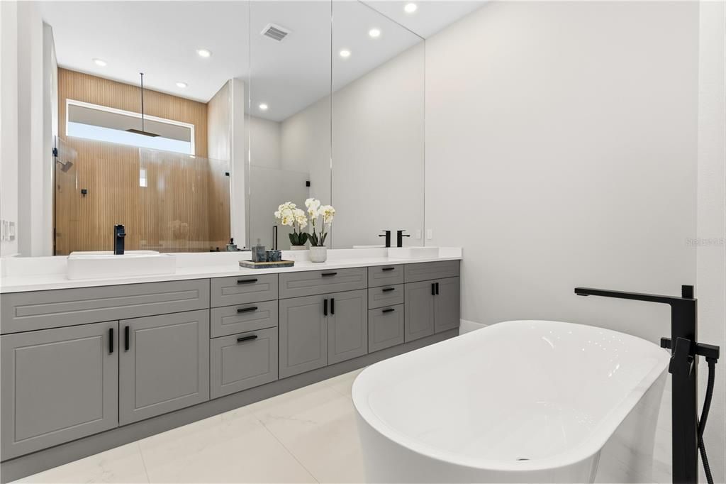 For Rent: $13,500 (4 beds, 4 baths, 3916 Square Feet)