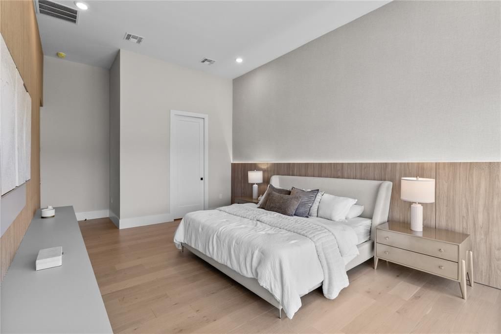 For Rent: $13,500 (4 beds, 4 baths, 3916 Square Feet)